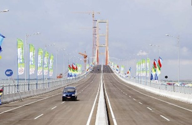 先看我国援建印尼的大桥,再看日本援建越南的大桥,差距显然