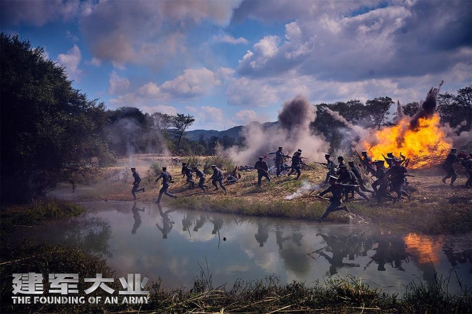 《建军大业》热血上线 解锁爱奇艺电影十月超