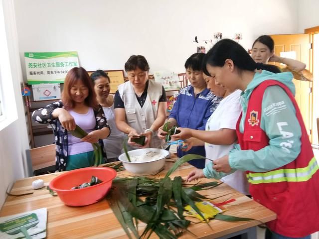 栖霞区各级红会开展端午志愿服务活动