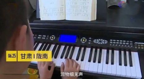 12岁高考学霸考上二本,要复读,网友表示:看名字