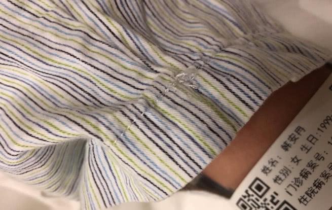 韩安冉直播生孩子?小猪先生却在一旁录vlog