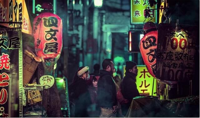 魔幻的日本东京街头，看完整个人都恍惚了……