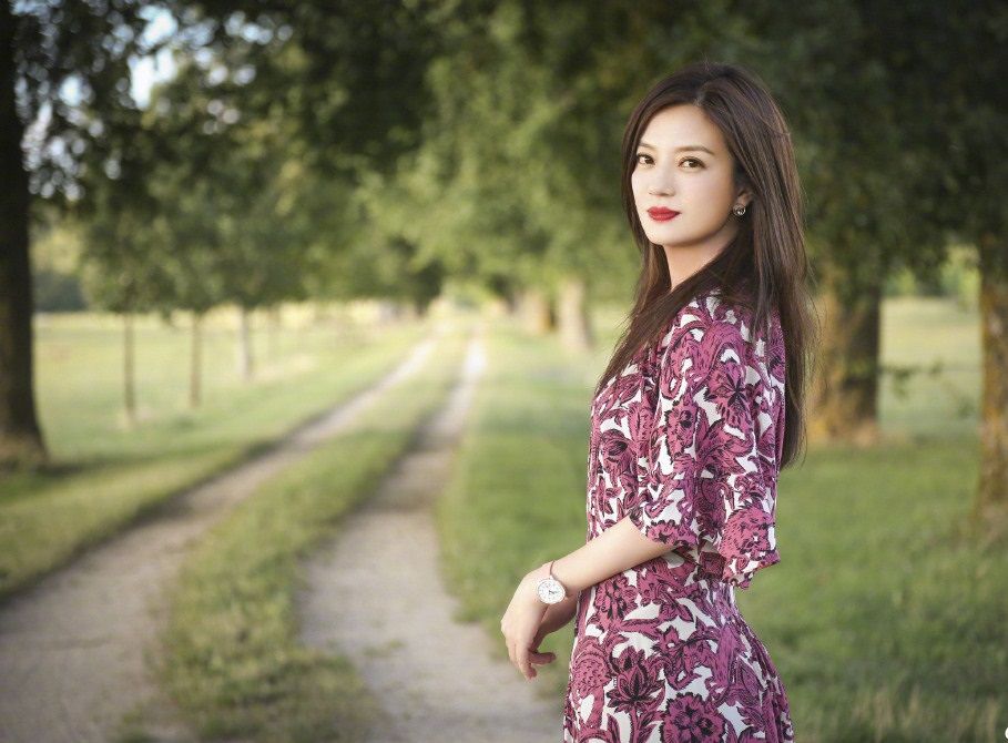 赵薇担任东京电影节评委,离开了PS的皮肤状态