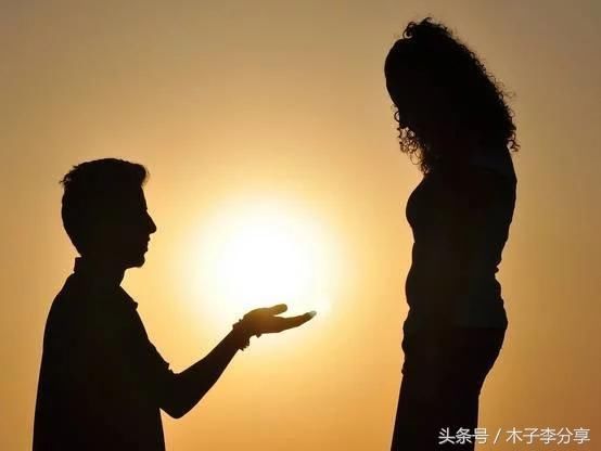 喜欢你的女生都会有“不同表现、暗示的”，别让她太被动！