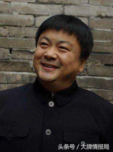 他是广普发音炊事班长,得罪了赵本山又得罪范