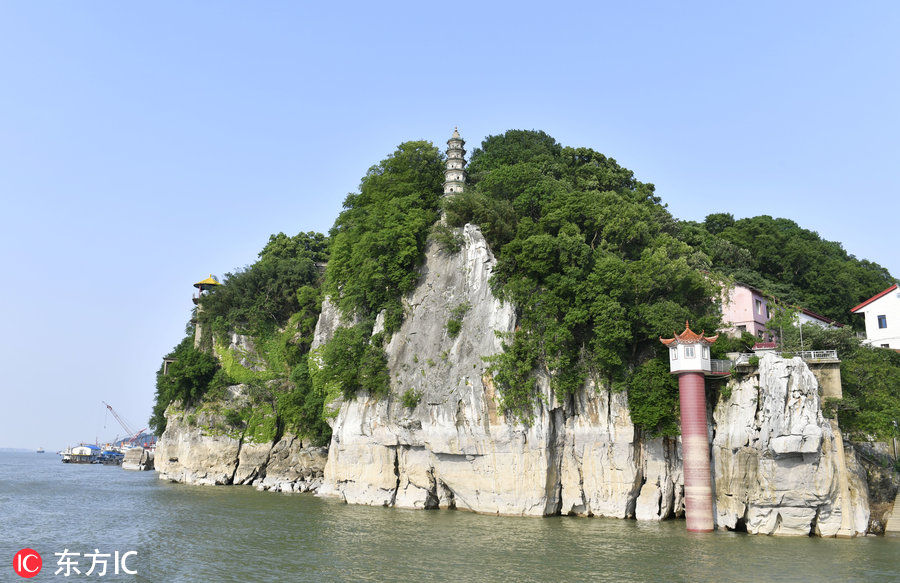 江西九江长江鄱阳湖汛期水天一线 水运繁忙