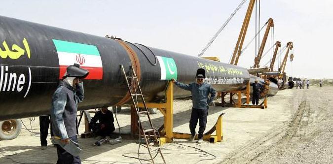 美伊紧张时刻!东方大国发射一枚核导弹,美国航