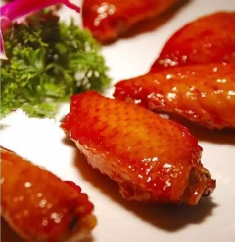 怎么腌鸡翅才能煮的更好吃 t018117f6775e24fa86.jpg