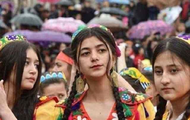 这个国家穷得只剩下美女,很多当地人一夫多妻