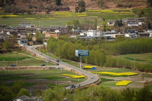 这是一个美丽的传说，现实版距丽江60公里风景奇特却不通公交车