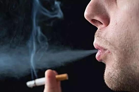 男子为小孩戒10年烟瘾 还要求妻子化妆品降级:你又不是明星