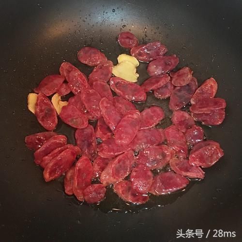 荷兰豆炒香肠的做法