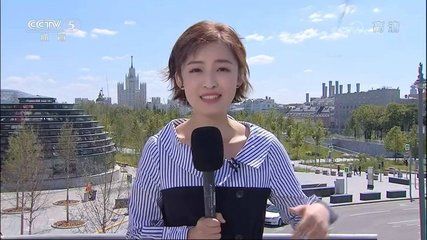 甜蜜笑容惊艳世界杯的央视最美女主播!网友直