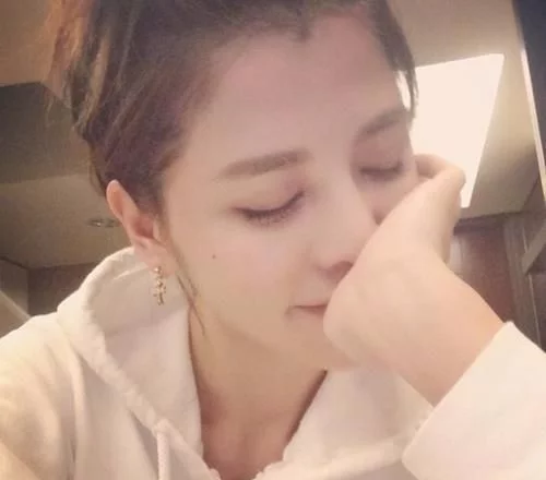 幽默笑话:嫂子,洗澡你咋不带衣服呢,还非要我给你送啊 幽默笑话:嫂子,洗澡你咋不带衣服呢,还非要我给你送啊
