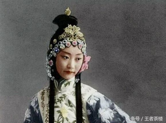 清朝最美格格，因为爱上姐夫终生未嫁，活到2003年被饺子噎死