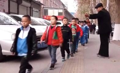 好榜样!老吾老以及人之老,幼吾幼以及人之幼!爱