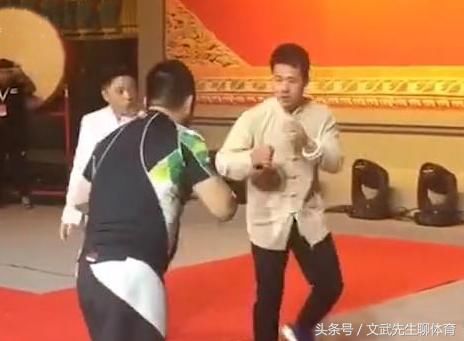 反转!徐晓冬一回合KO咏春传人,结果被判平局,