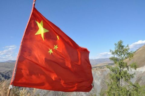 离哈萨克斯坦只有1500米的村落 被誉为西北第