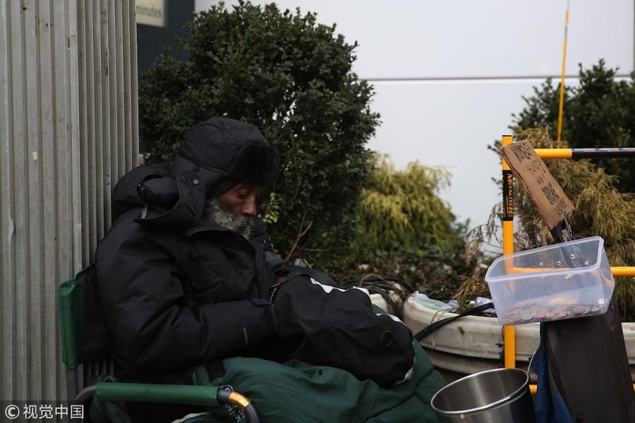 纽约持续低温 流浪者露宿街头捱寒冬