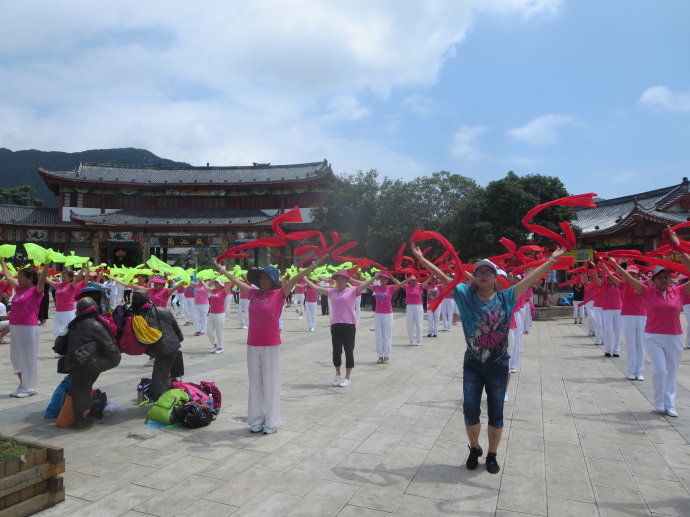 2018凉都六盘水马拉松29日鸣枪开跑 历届精彩
