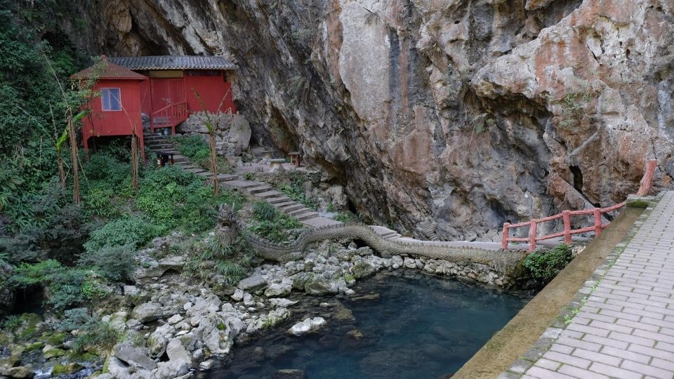 环中旅0006 一个刘伯温称的500年后云贵赛江南的风景区 红果树