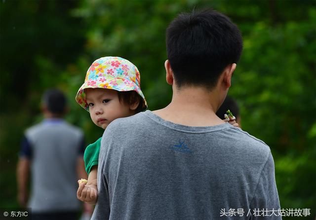 前夫嫌我不孕提离婚，一年后做孕检遇前夫，看到他怀里孩子我笑了