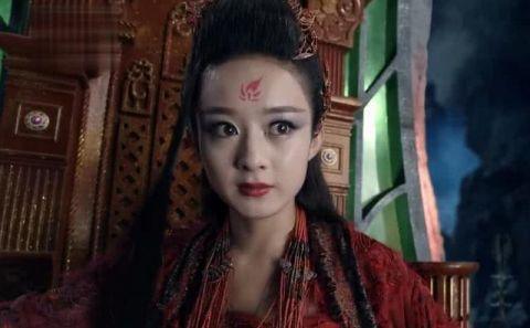 演员们魔化的靠的什么?赵丽颖靠化妆,而她微微