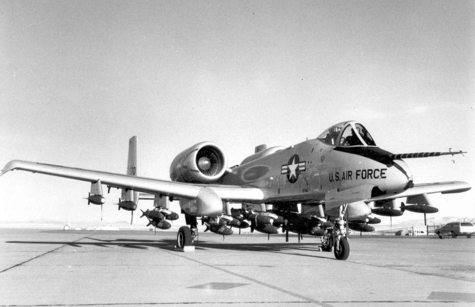 美军和国会的斗法:嫌疣猪攻击机不好用?那就