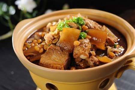 食谱冬季御寒就要靠吃,这三个女性补气又保养天津韩国排骨土豆汤图片