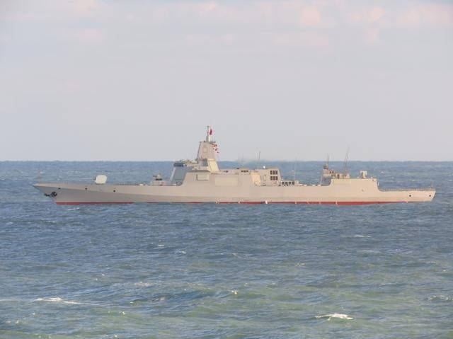 海军成立70周年阅兵彩排开始 055首舰已北上