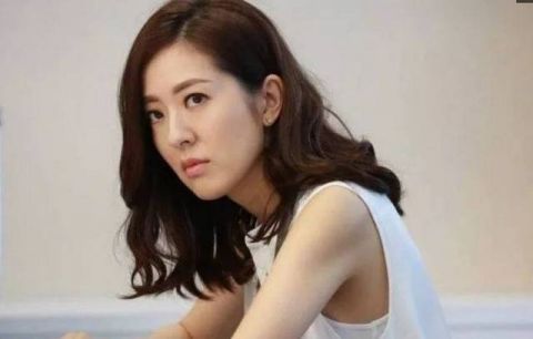 TVB当红女星8年男友出轨20次,最终被甩,网友