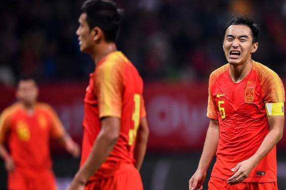 广州恒大更新亚冠名单,冯潇霆姗姗来迟,全国球