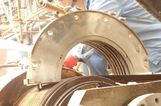 化工行业中的重要设备卧式螺旋沉降离心机检修