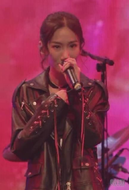 年度盛典火热进行,斗鱼五美集体上线,斗鱼改名