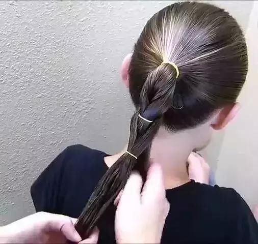 快速又简单的儿童编发,上学再也不怕因为绑头