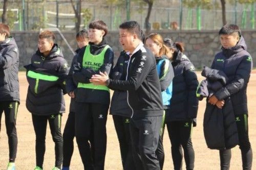 【体坛资讯】中足协D级教练员培训班在济举行
