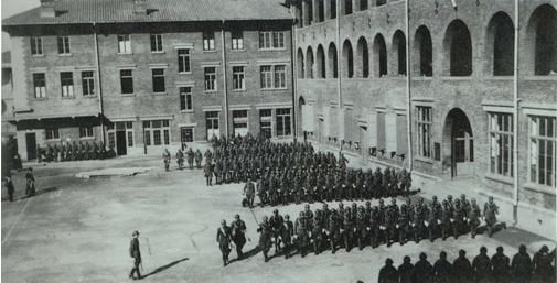 上级借调不愿去,冒名顶替,结果一卫兵却成其大