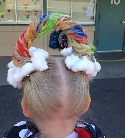 卖呆|幼儿园男老师给小姑娘编了个网红辫,回