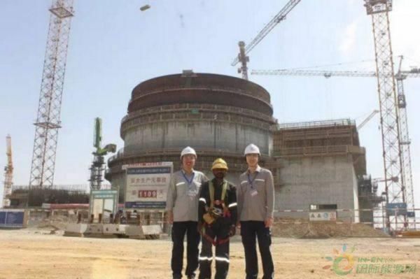 巴铁兄弟称:没电了!我国果断送去400吨大礼，美出20亿都不给