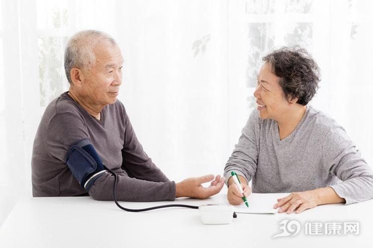 忠告:老了不想得中风，这6件事请提前做!