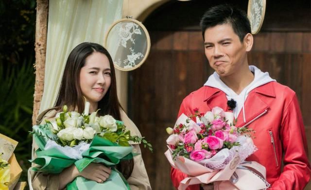 向佐的三任女朋友,前两个向太恨的牙痒痒,只独