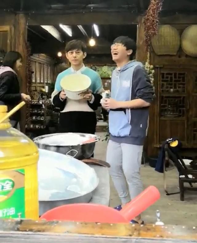 彭昱畅又长胖了!镜头发誓不会超过一碗,何炅下