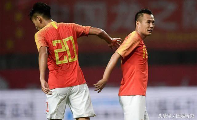 中泰之战国足首发11人曝光,郑智领强阵出击,国