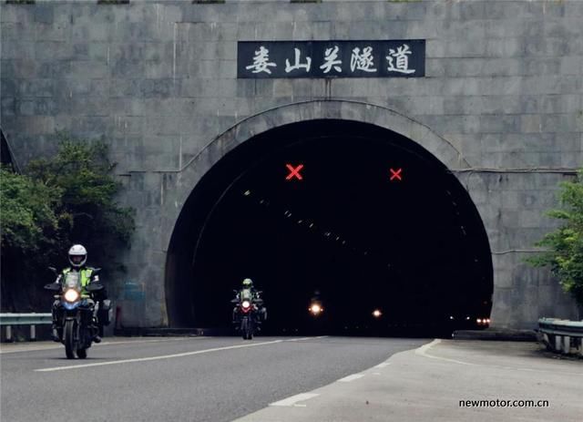 自由和不自由 团队摩旅