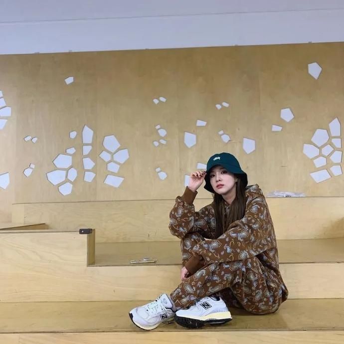 吴亦凡、热狗疯狂带货这双鞋！最快上脚女神，还是朴山多拉！
