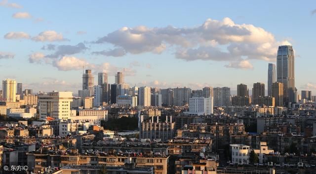 平均工资3000多房价却达到了8000多,小县城的房价究竟怎么了?