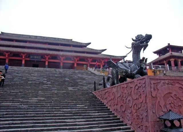 中国最著名的宫殿之一,规模空前绝后,面积是故