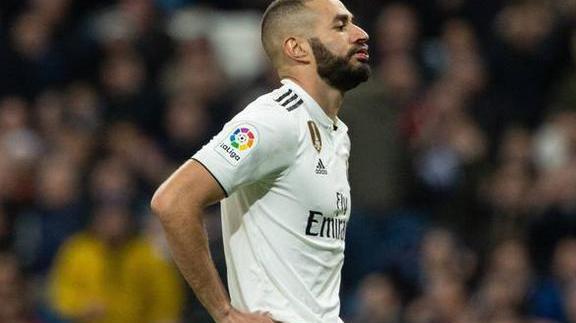 C罗荣登顶射手榜!拜仁大佬酸心理引争议,曝皇