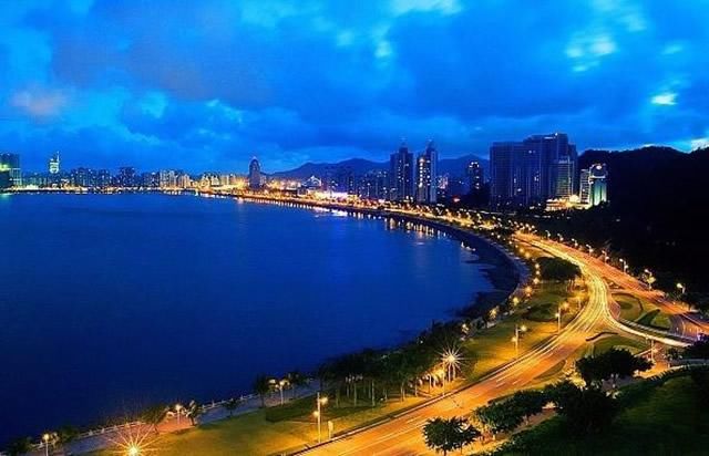 每年的3、4、10、12月是珠海的最佳旅游季节