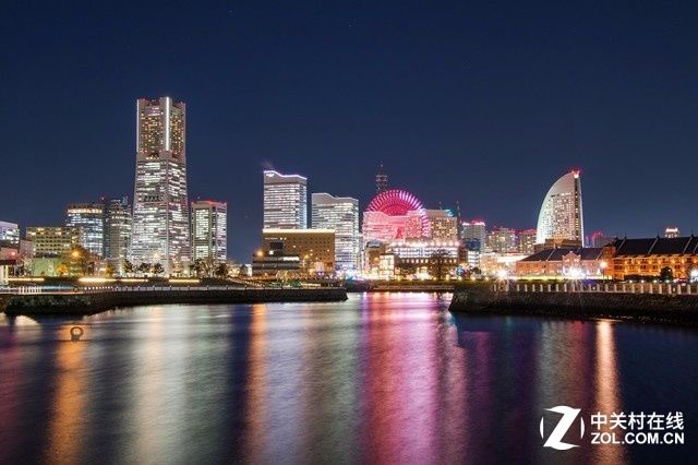 大C游世界 经典构图下的港湾夜景和烟花